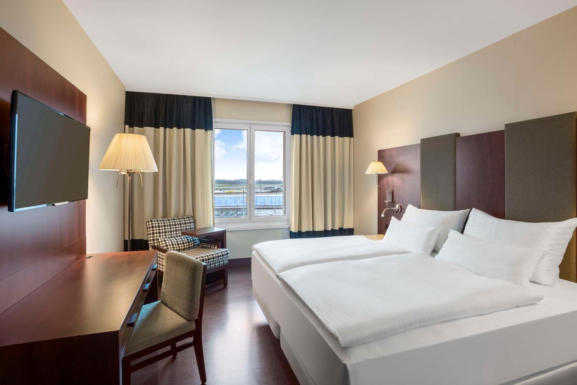 Nh Vienna Airport Conference Center Hotel