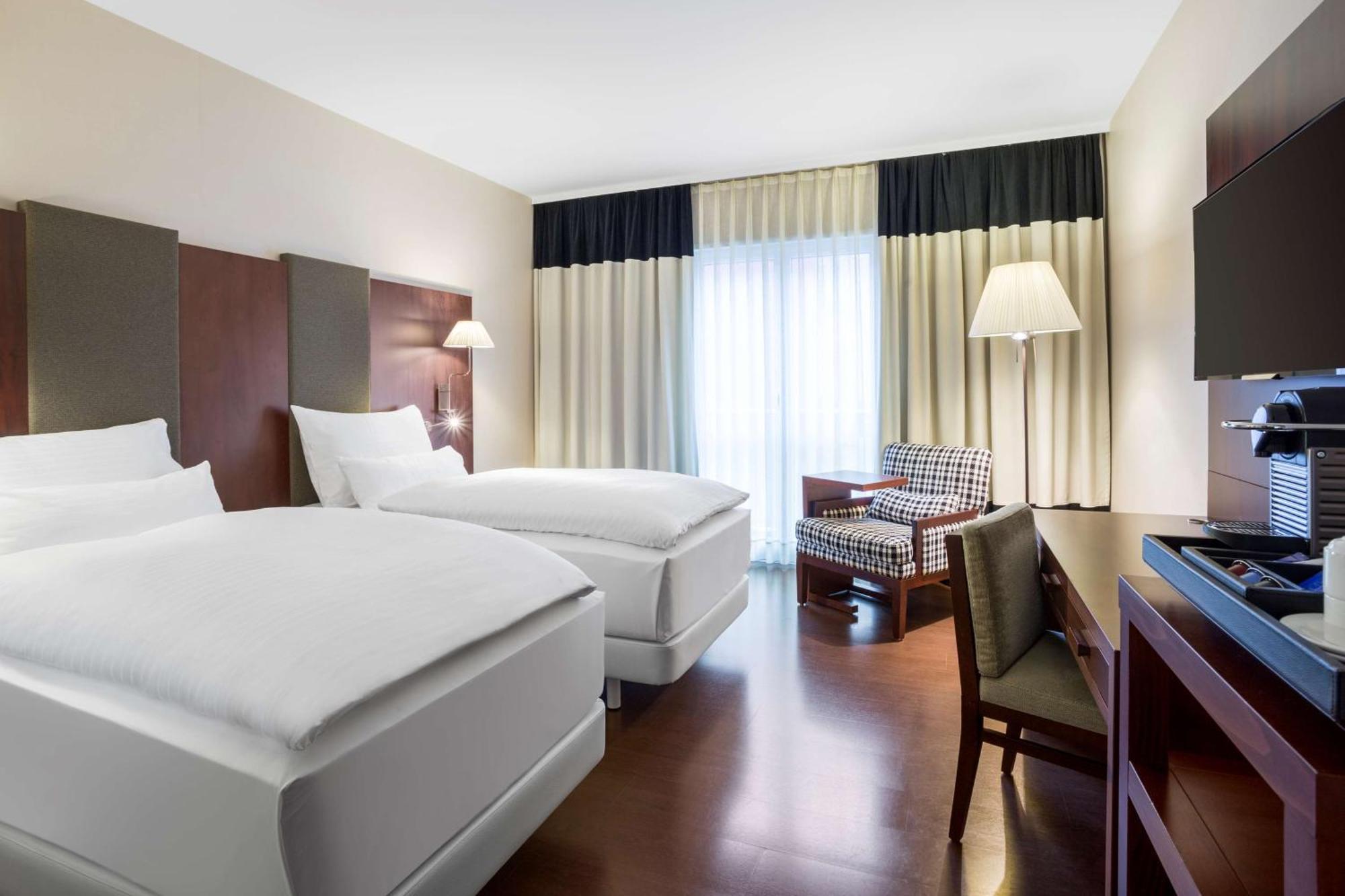 Nh Vienna Airport Conference Center Hotel