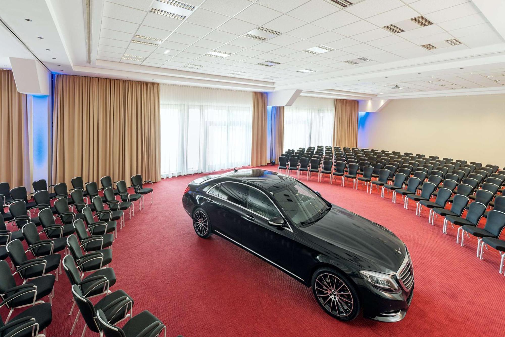 Nh Vienna Airport Conference Center 4*