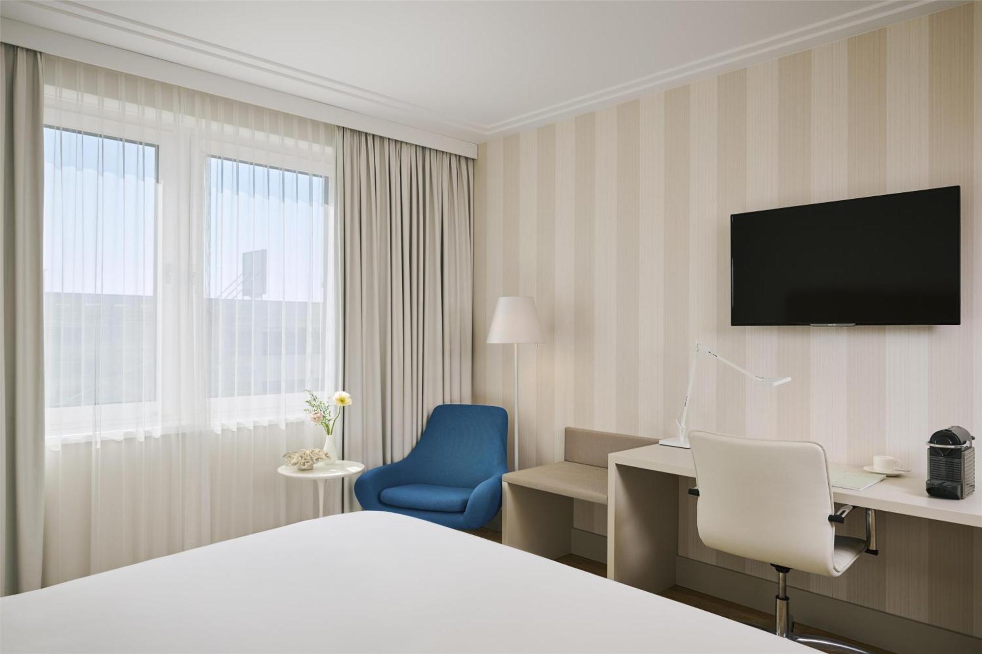 Nh Vienna Airport Conference Center Hotel 4*