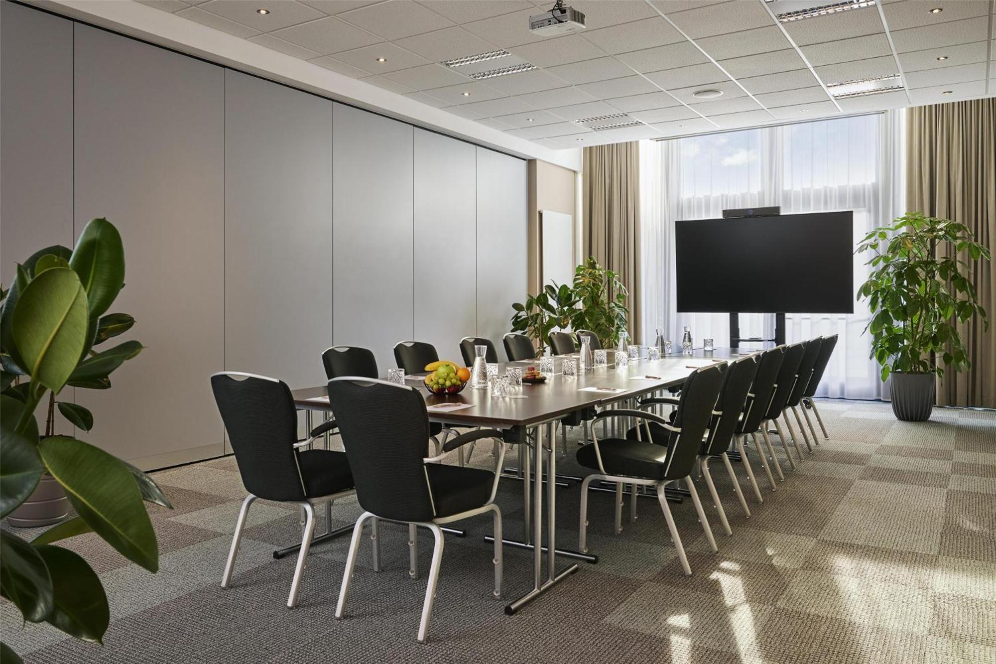 Hotel Nh Vienna Airport Conference Center 4*
